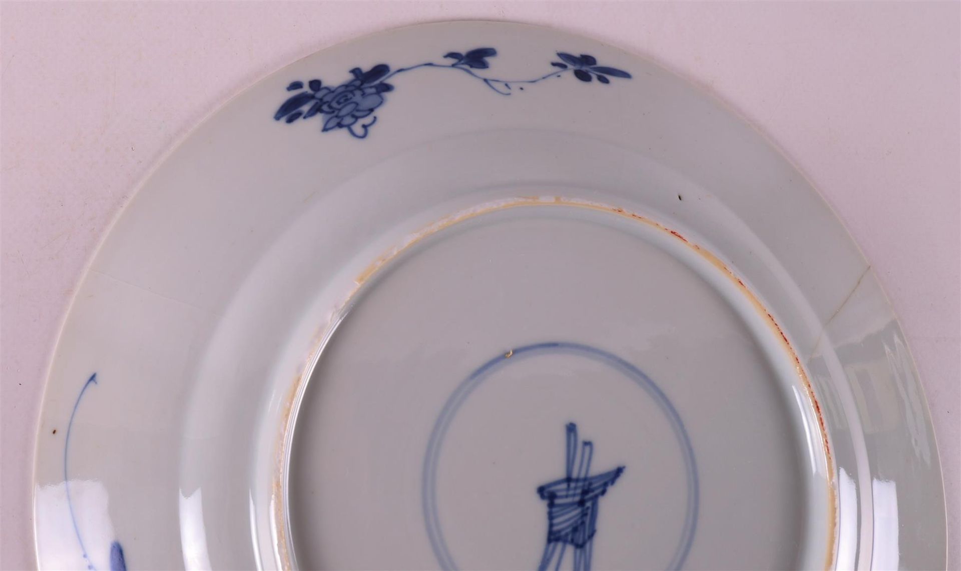 A blue/white porcelain dish, China, Kangxi, around 1700. - Image 5 of 6