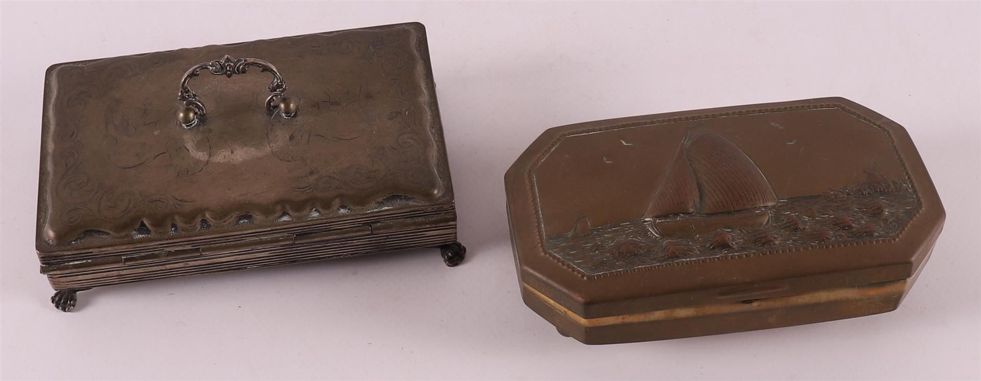 A 2nd grade 835/1000 silver spoon box, early 20th century.