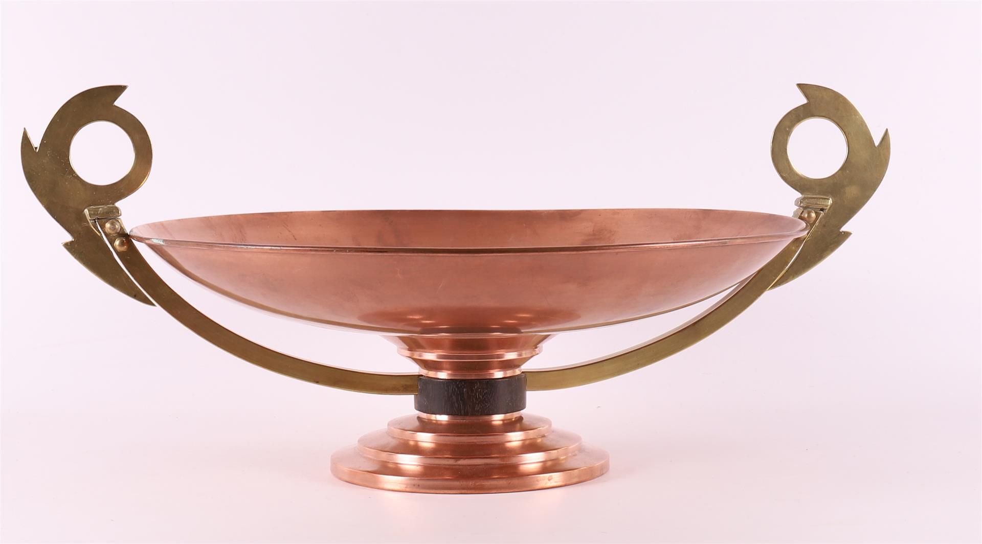 A copper and brass Art Deco fruit bowl, France, ca. 1930. - Image 2 of 3