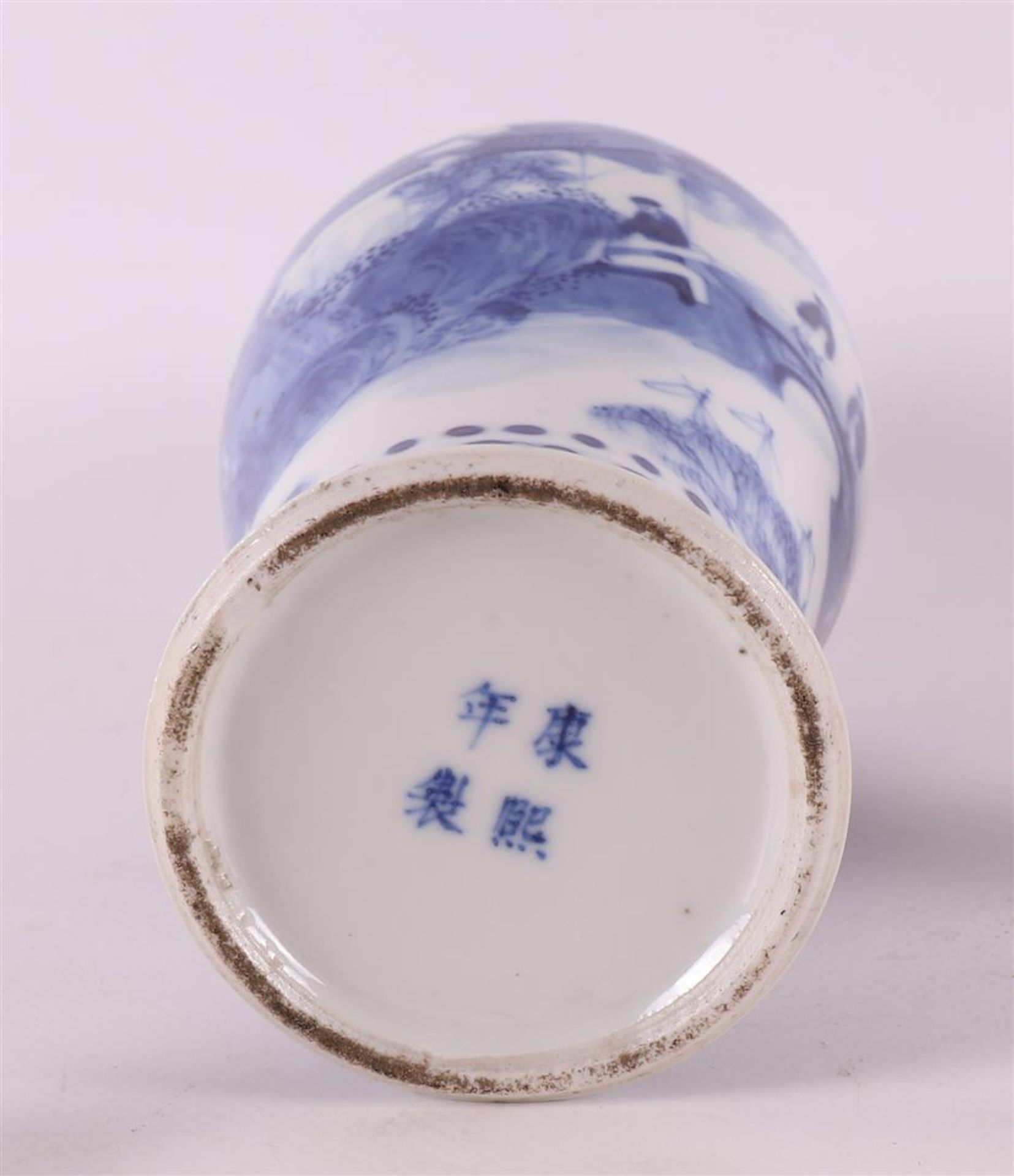 A blue and white porcelain baluster vase, China, 19th century. - Bild 8 aus 13