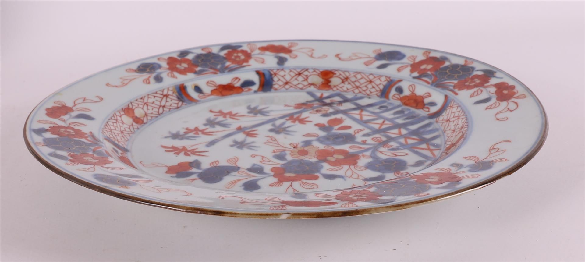 A series of six porcelain Chinese Imari plates, China, Kangxi, around 1700. - Bild 9 aus 13