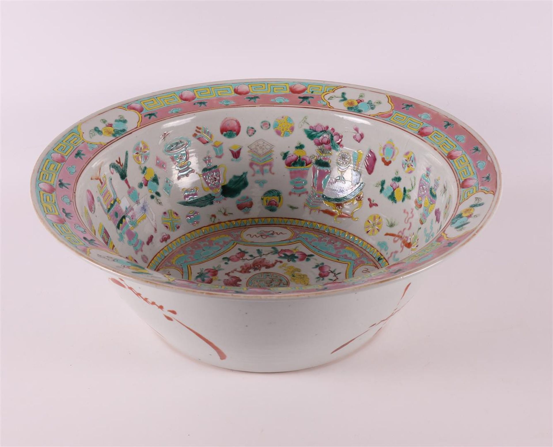 A porcelain famille rose wash bowl, China, Guangxu, around 1900.