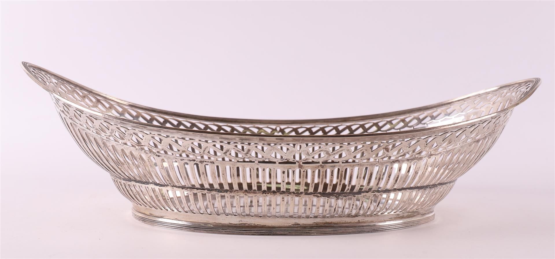 A pierced second grade 835/1000 silver bread basket with fillet edge, 1933 - Bild 2 aus 2