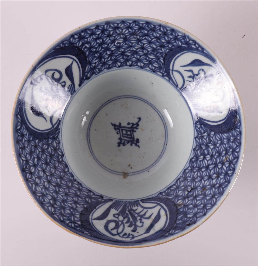 A blue and white porcelain hooded bowl. China, 'so-called Kitchen Ming', 17th ce - Image 2 of 6