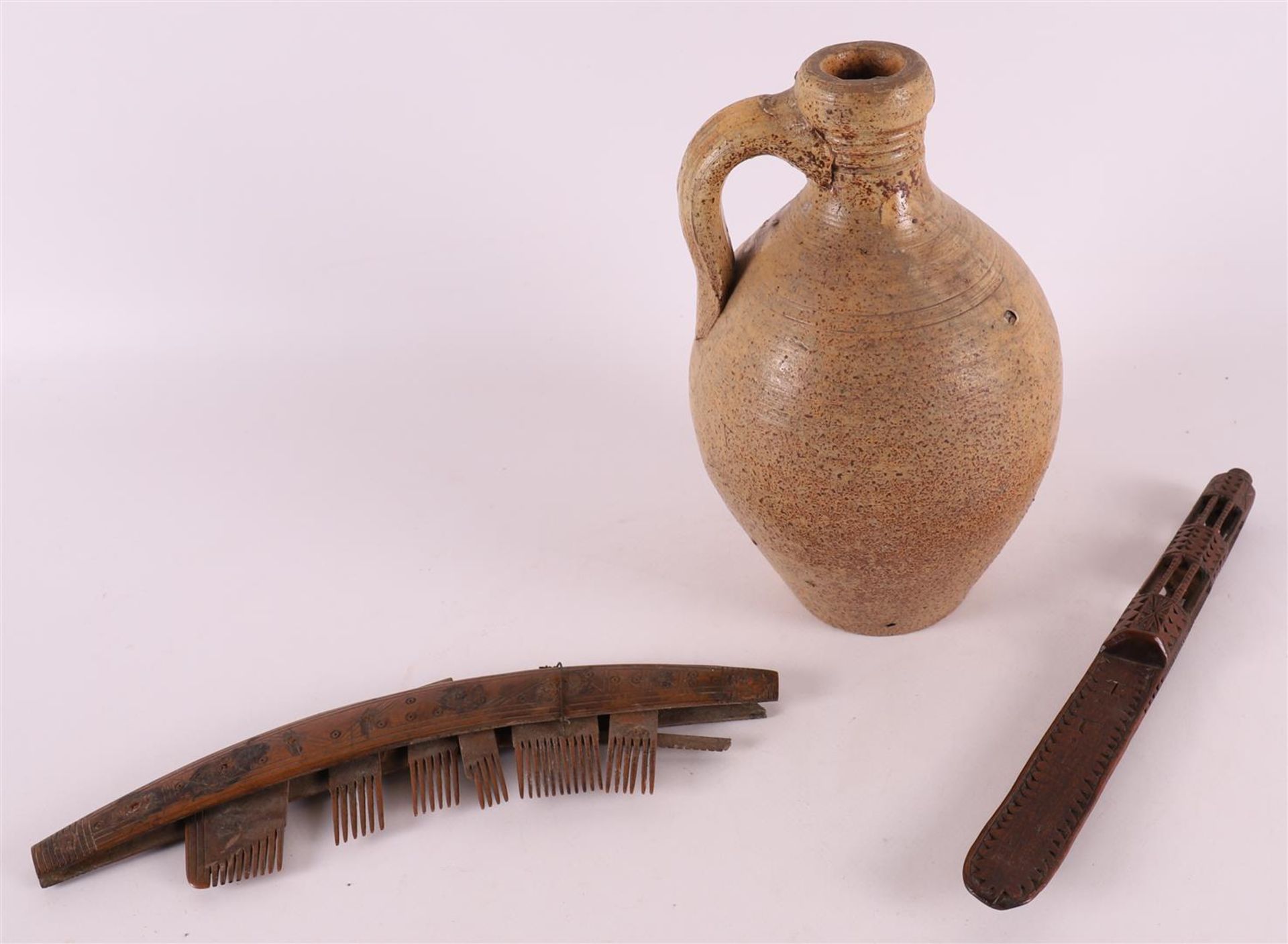 A gres stoneware jug, 17th century.