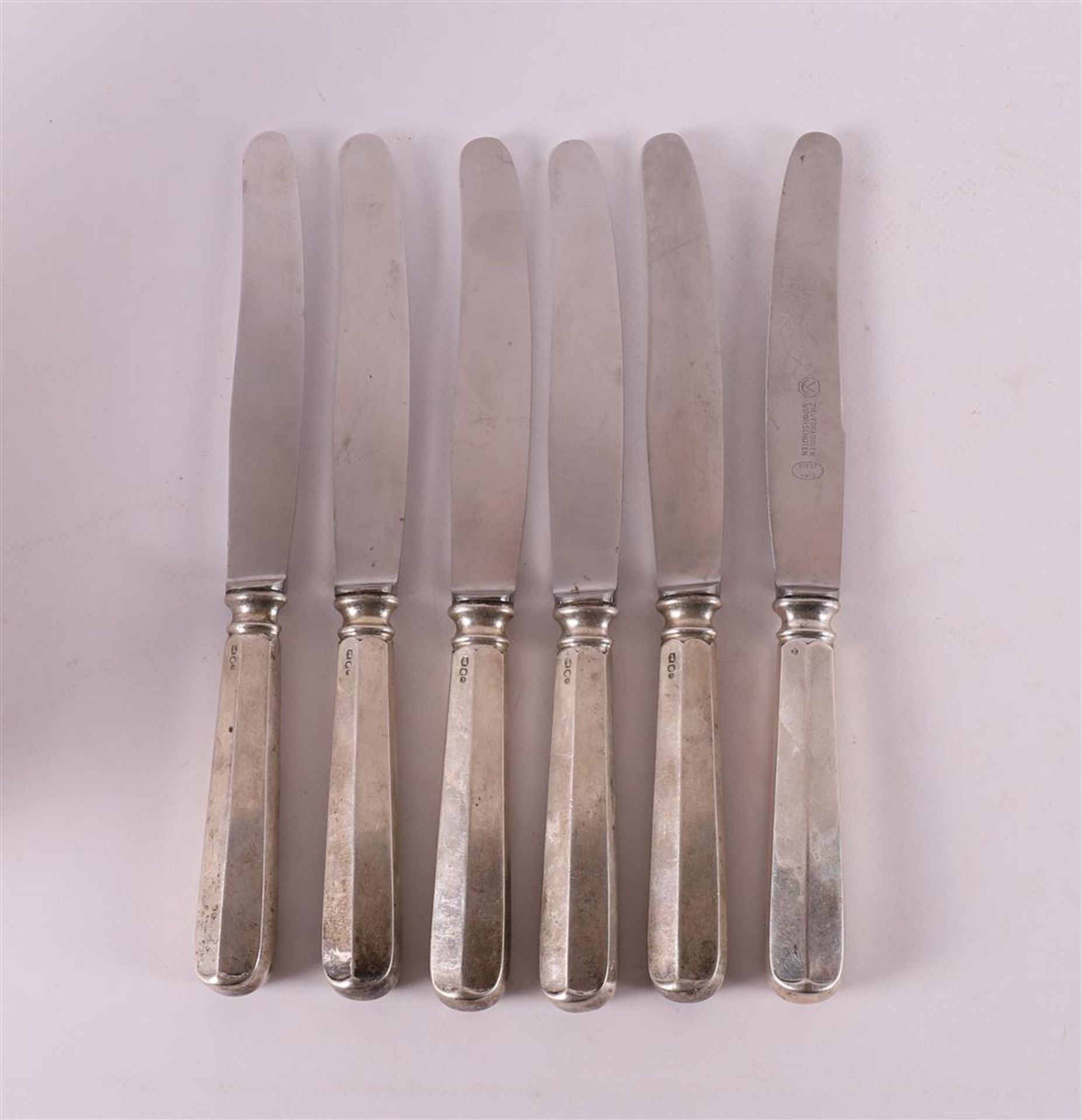 A set of six knives on silver handles, Haags Lof, Voorschoten, 1938