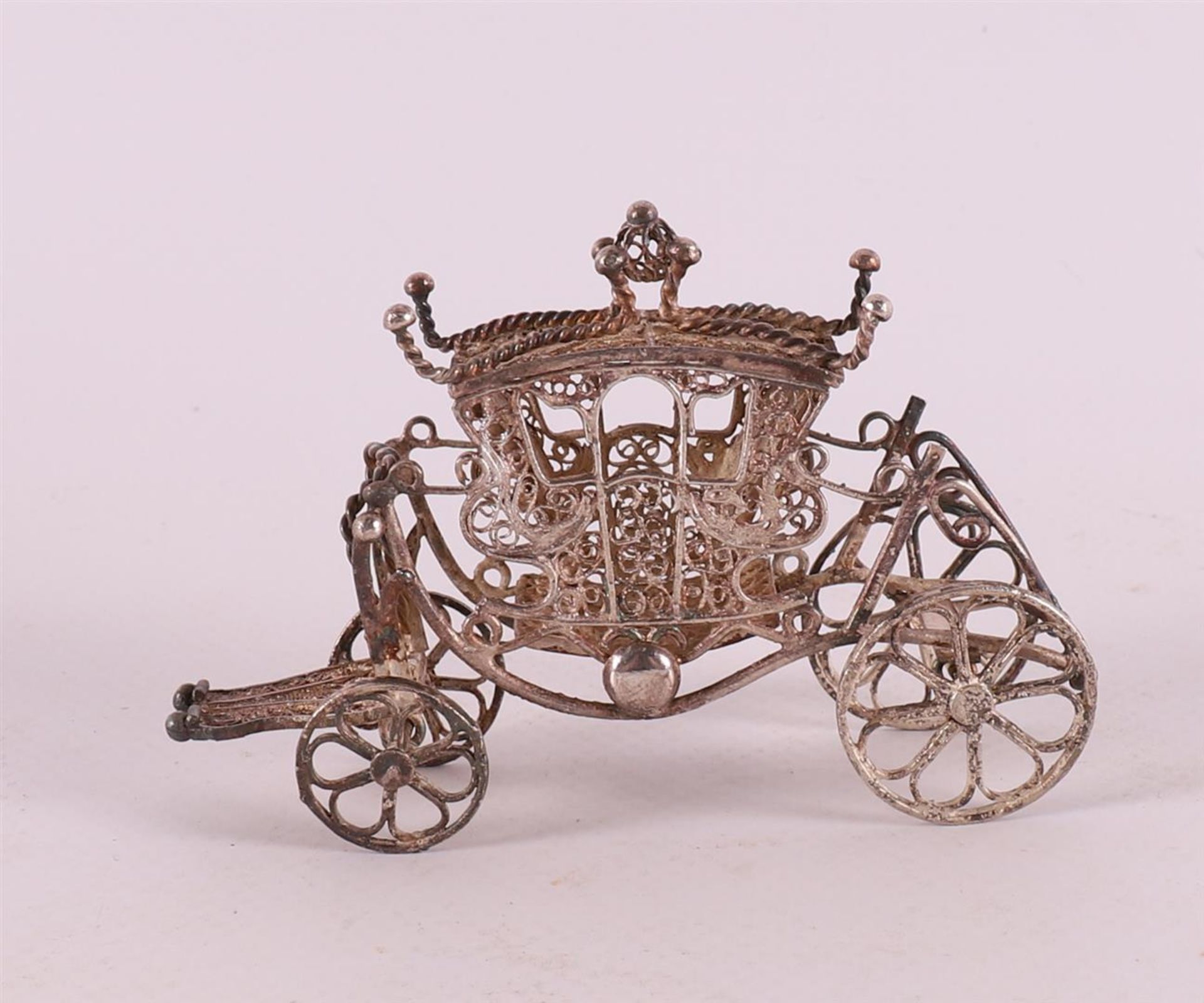 Etagere silver. A 2nd grade 835/1000 silver filigree carriage, 20th century