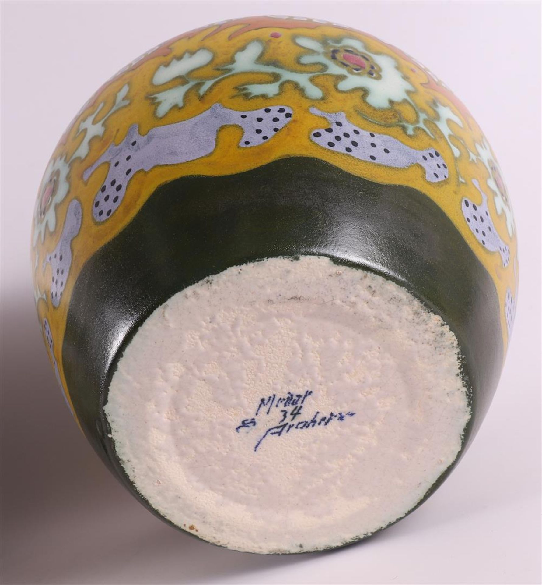 A pottery cachepot, ca. 1930. - Bild 8 aus 9