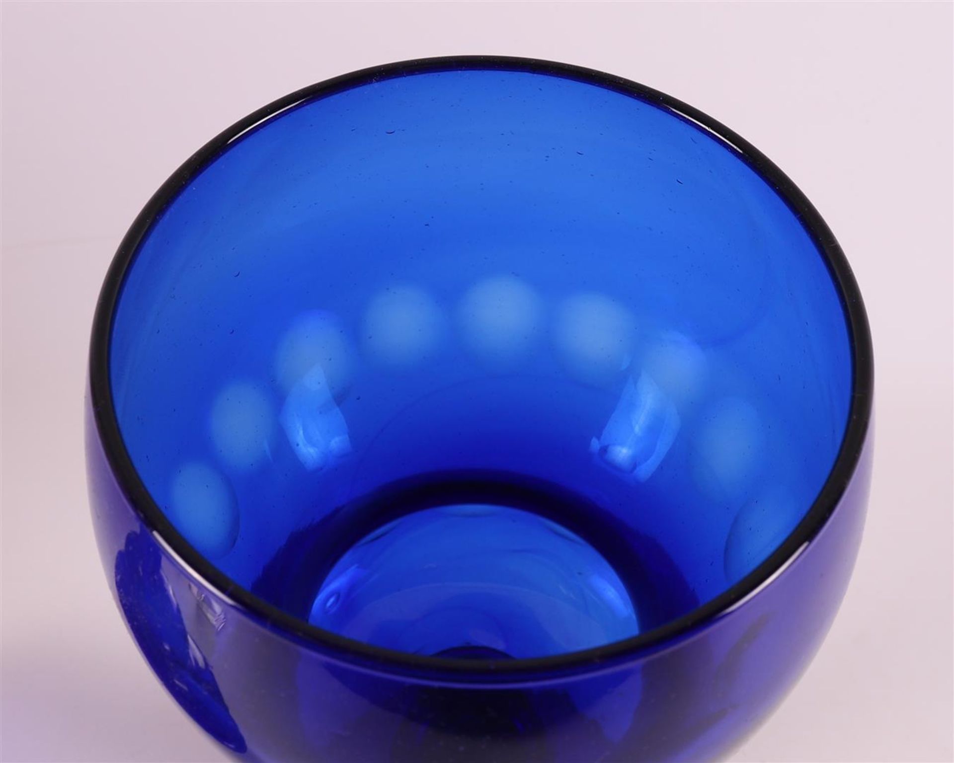 A blue glass apothecary jar, presumably France, around 1900. - Image 3 of 5