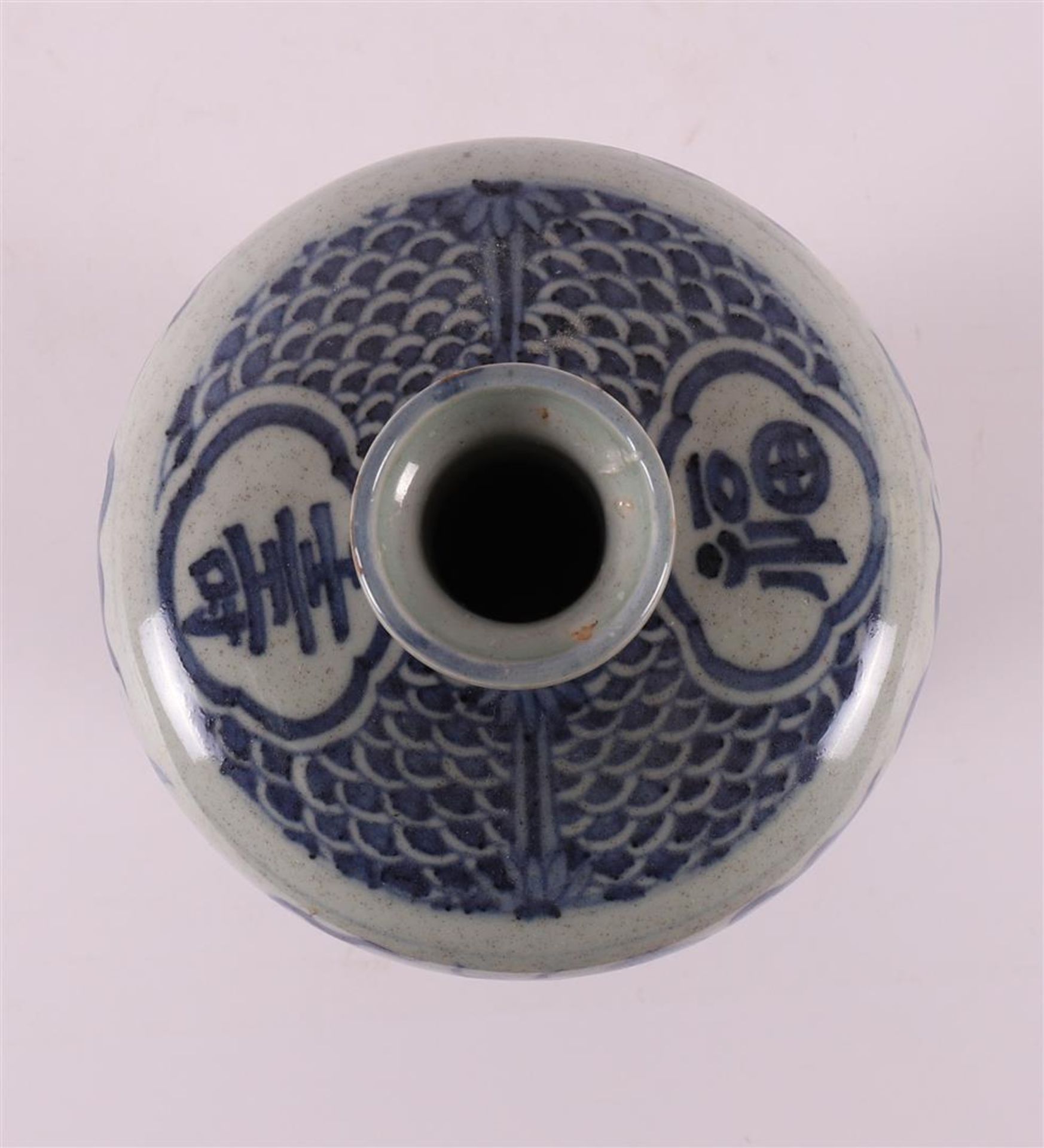 A blue/white porcelain Meiping vase, China, 2nd half 20th century. - Image 6 of 7