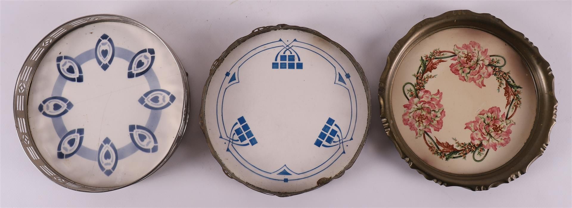 A lot of various Art Deco coasters and salver, ca. 1930. - Bild 3 aus 8