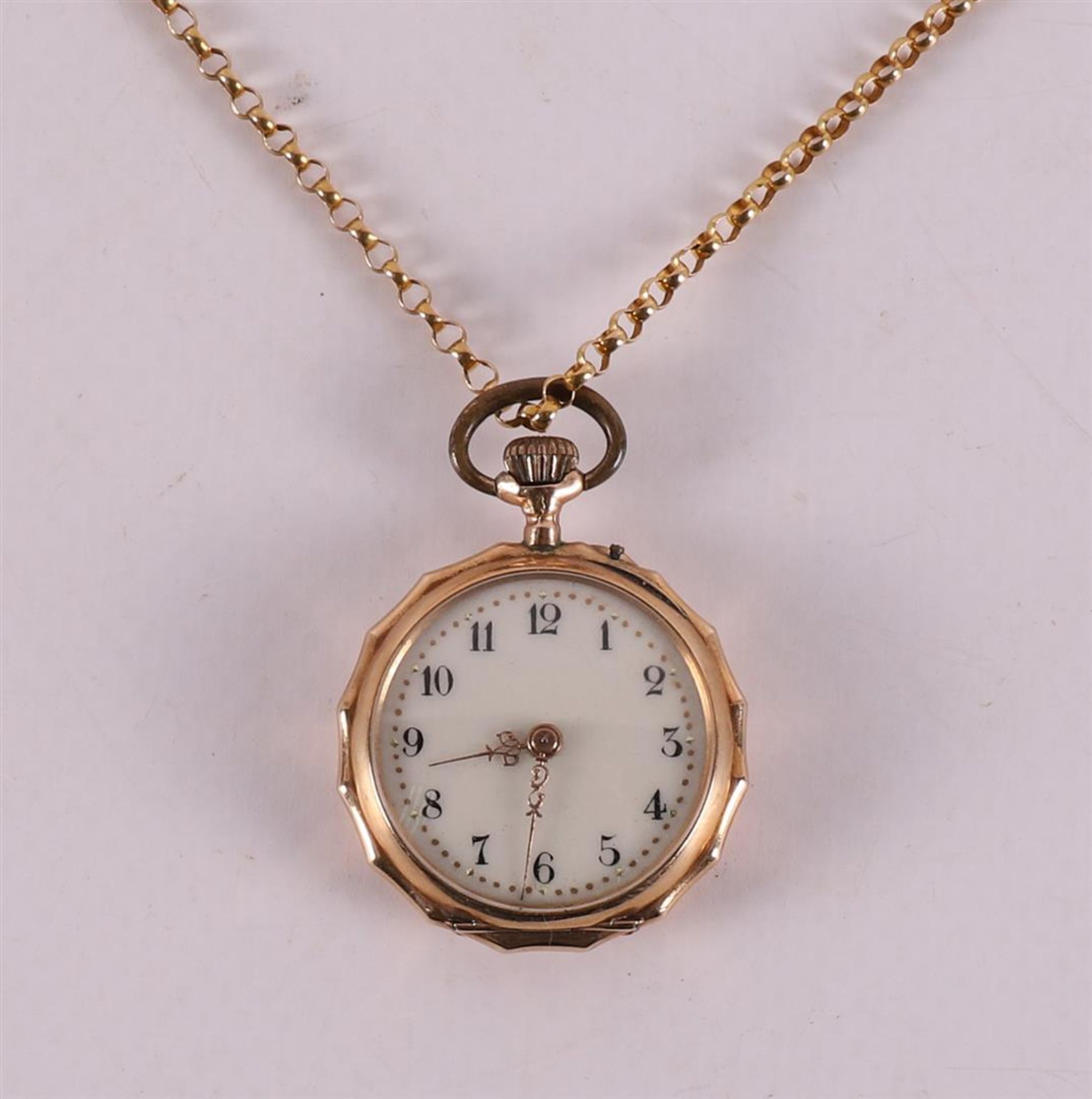 A women's pendant watch in 14 kt yellow gold engraved case, on a gold necklace, - Image 2 of 3