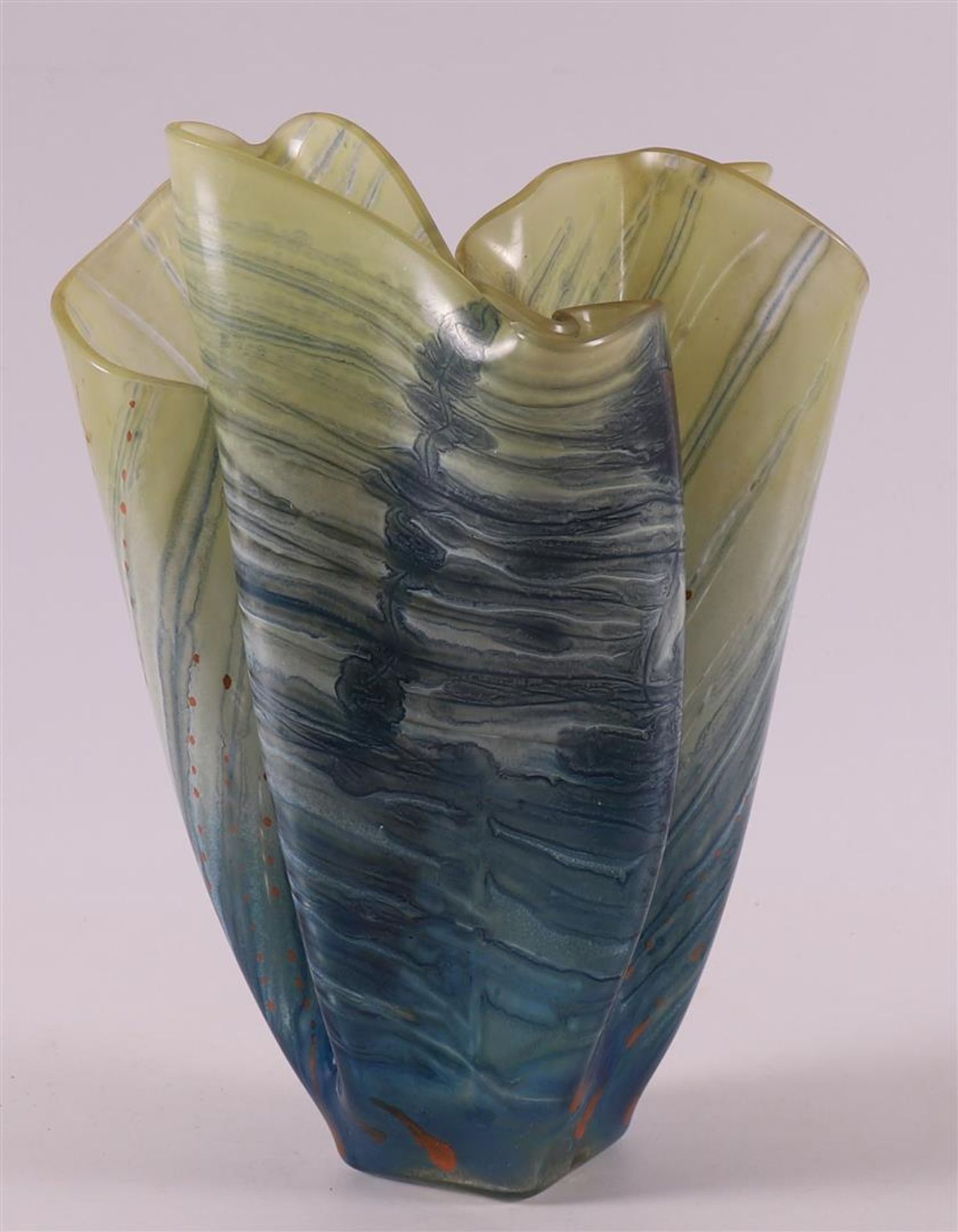 A blue/green glass pleated vase, design & execution: Edith Hagelstange (1934) - Bild 6 aus 14