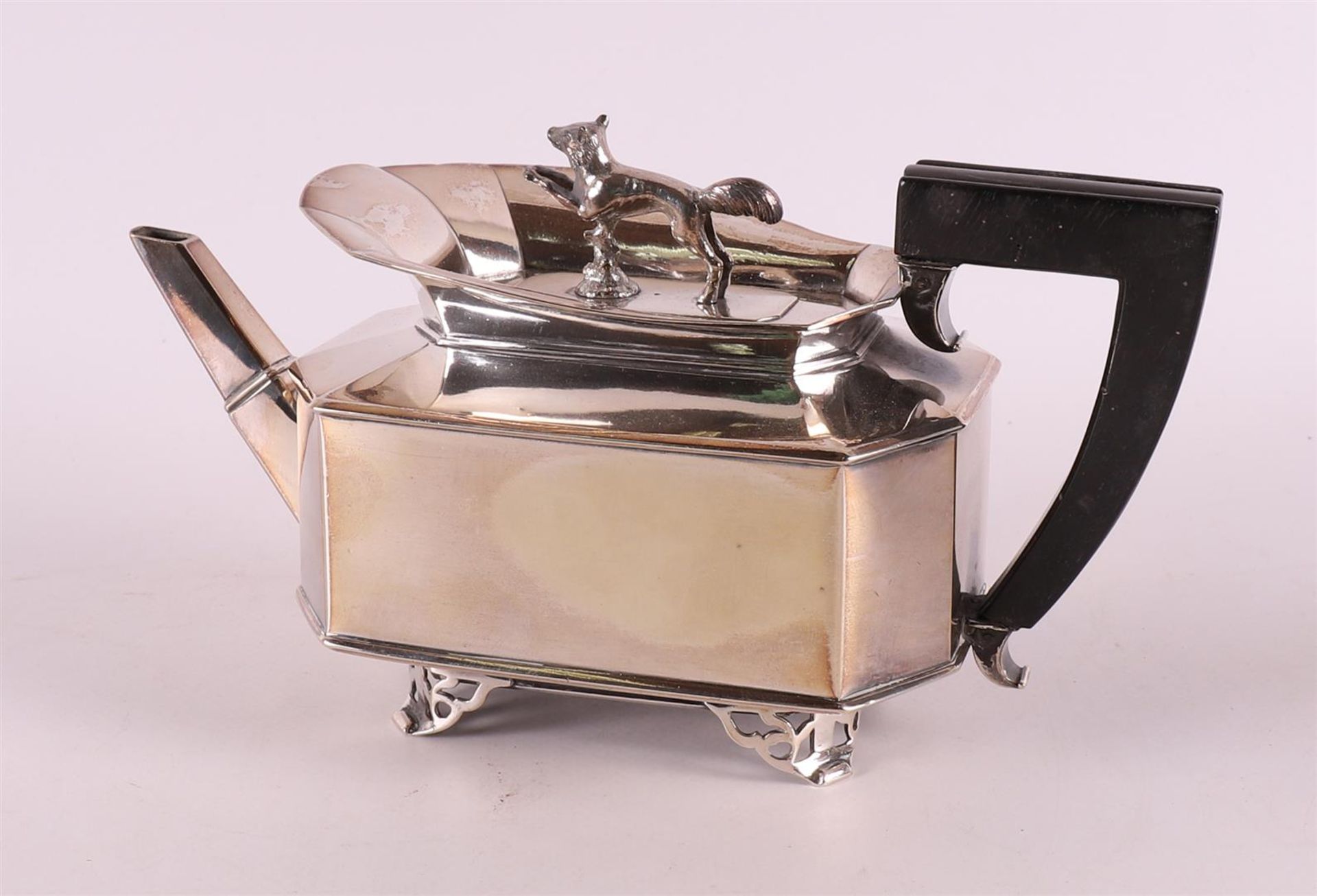 A silver teapot on matching chafing dish and milk jug, The Hague, 1849. - Bild 8 aus 9