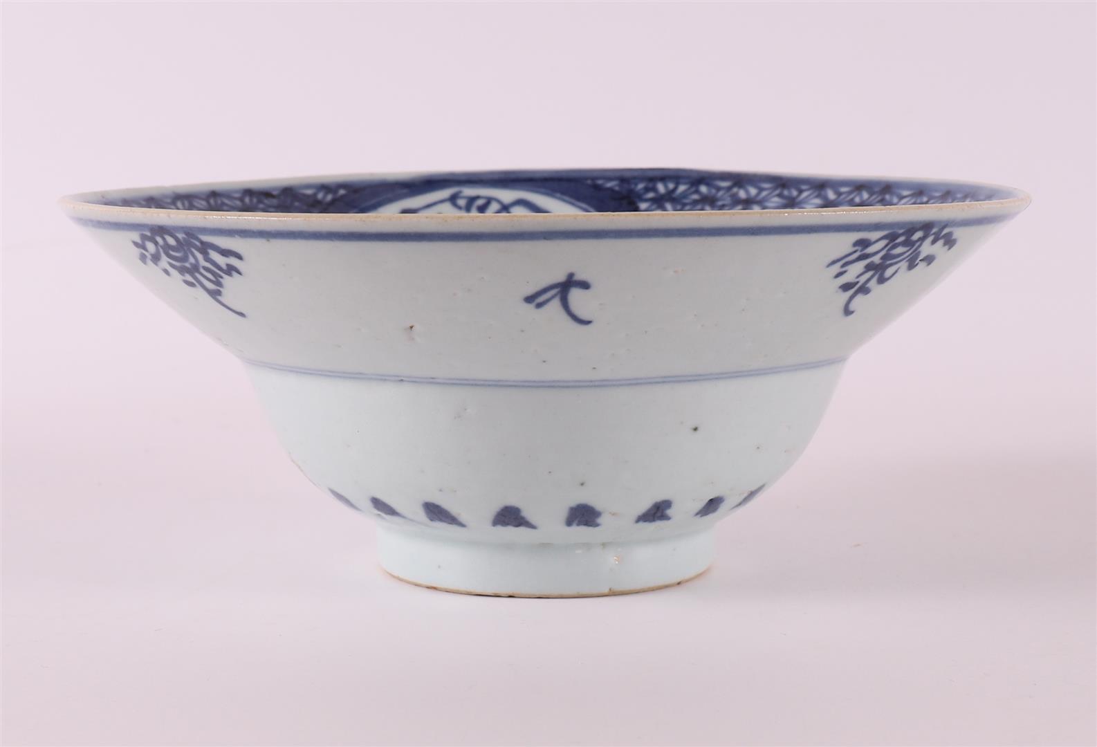 A blue and white porcelain hooded bowl. China, 'so-called Kitchen Ming', 17th ce - Image 5 of 6