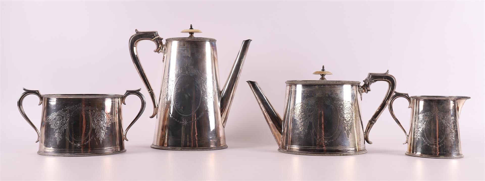 A silver plated coffee and tea service, England, Elkington & Co, 19th century - Bild 2 aus 3