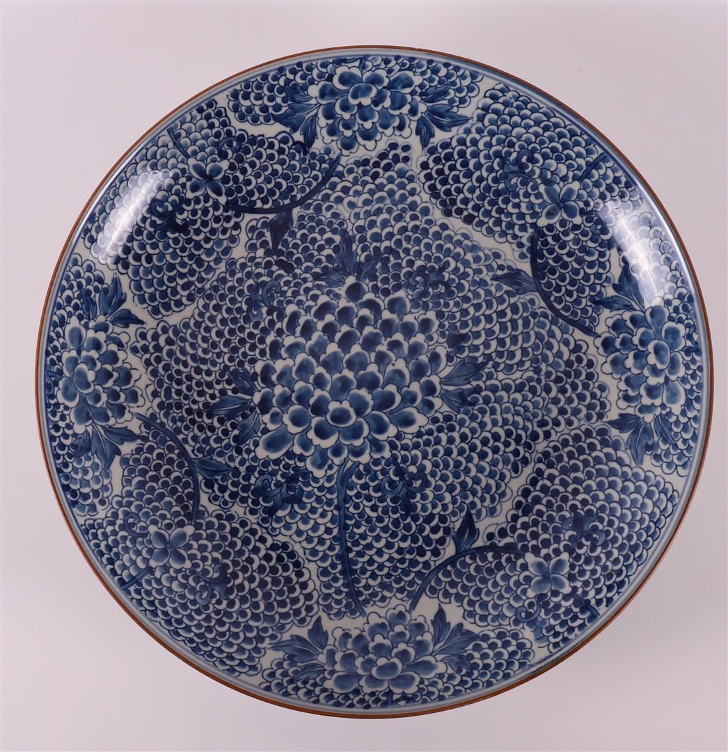 A blue and white porcelain dish, China, Kangxi, early 18th century.