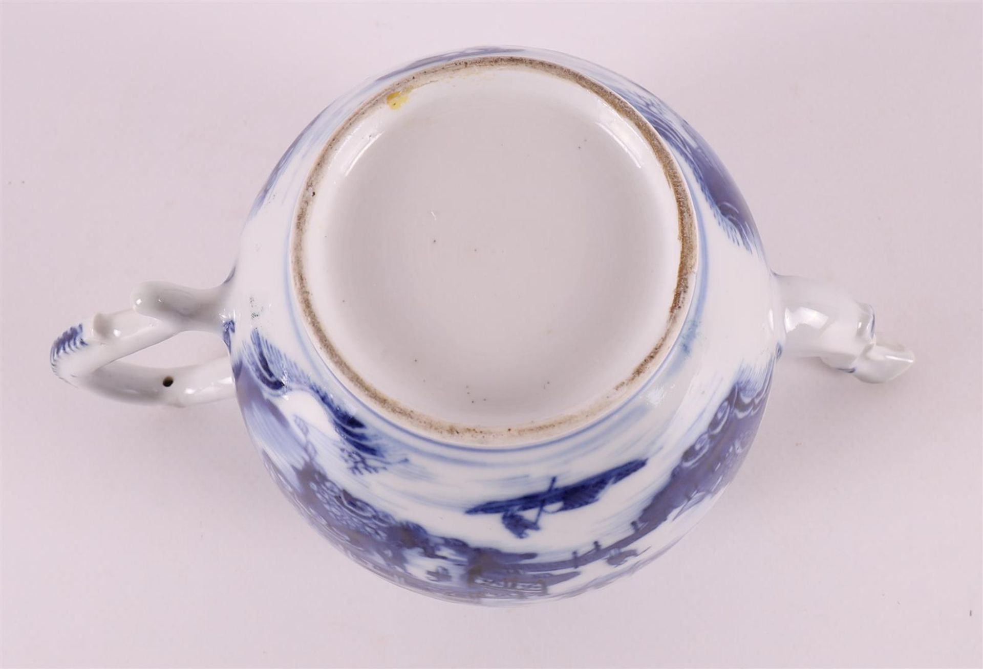 A blue/white porcelain Lowestoft teapot, England 18th century. - Image 6 of 8