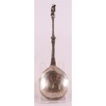 A silver apostle spoon of apostle Judas, Groningen 17th century.