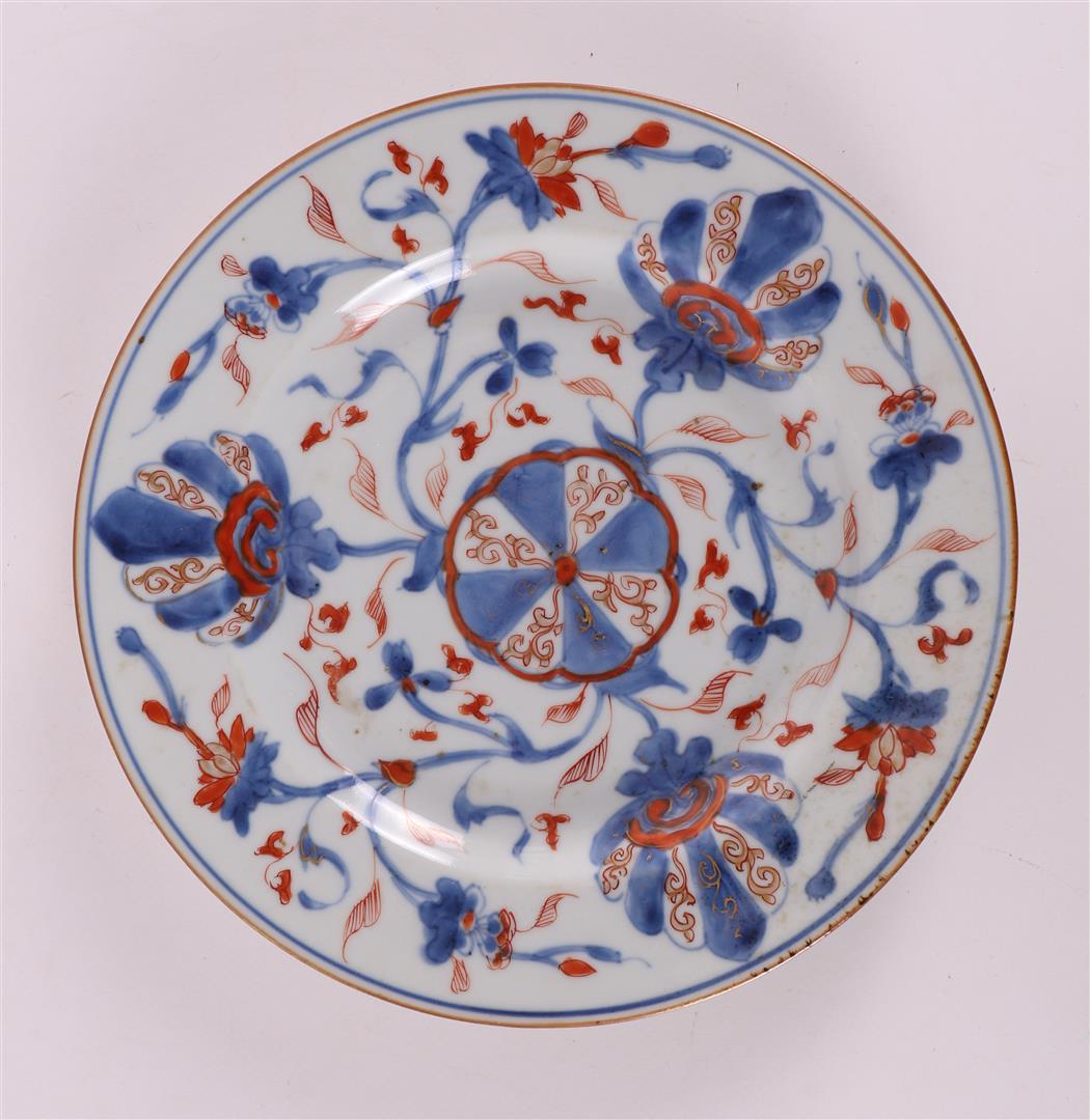 A series of three Chinese Imari plates, China, Qianlong, 18th century. - Image 9 of 11