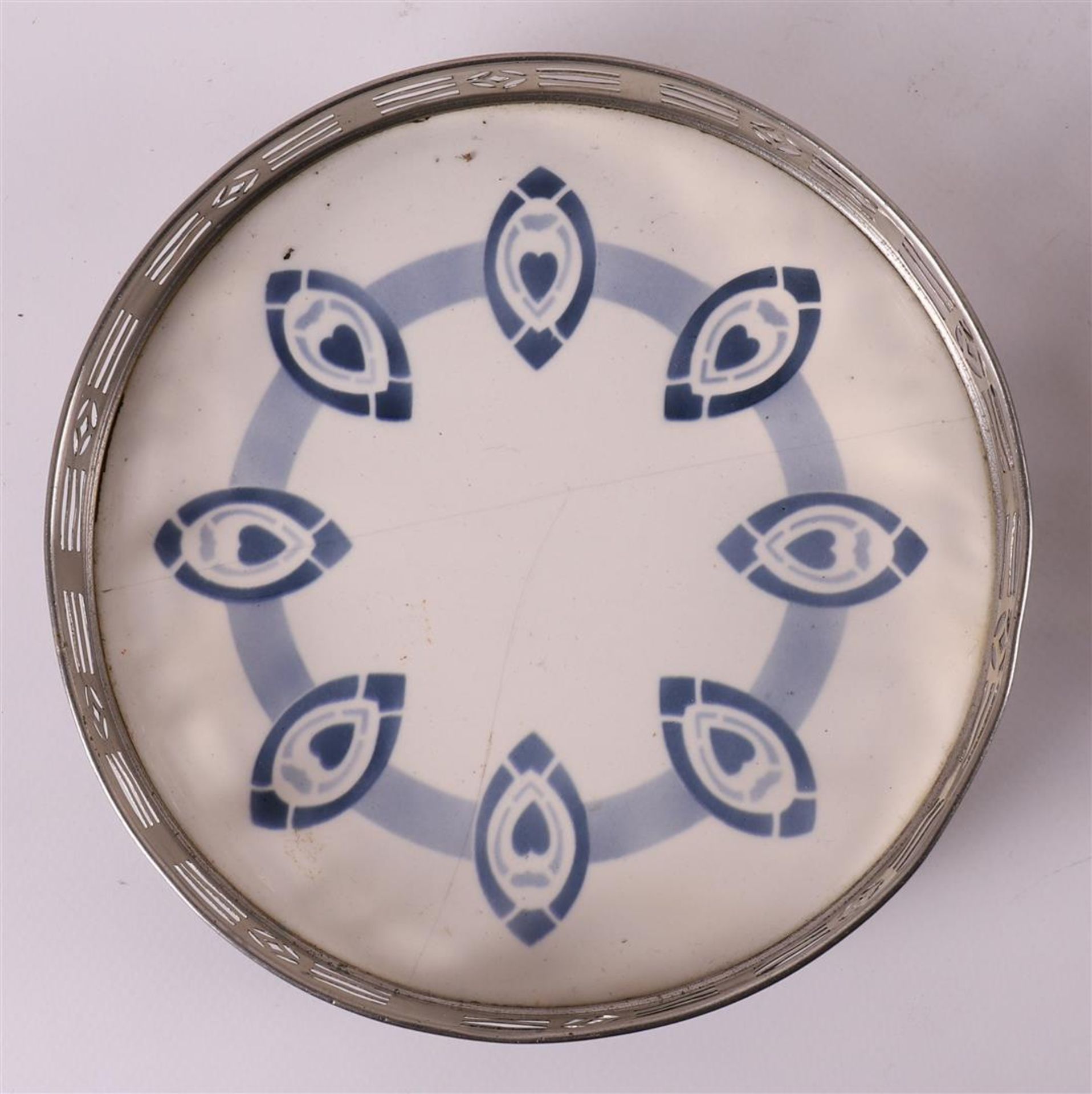 A lot of various Art Deco coasters and salver, ca. 1930. - Bild 4 aus 8