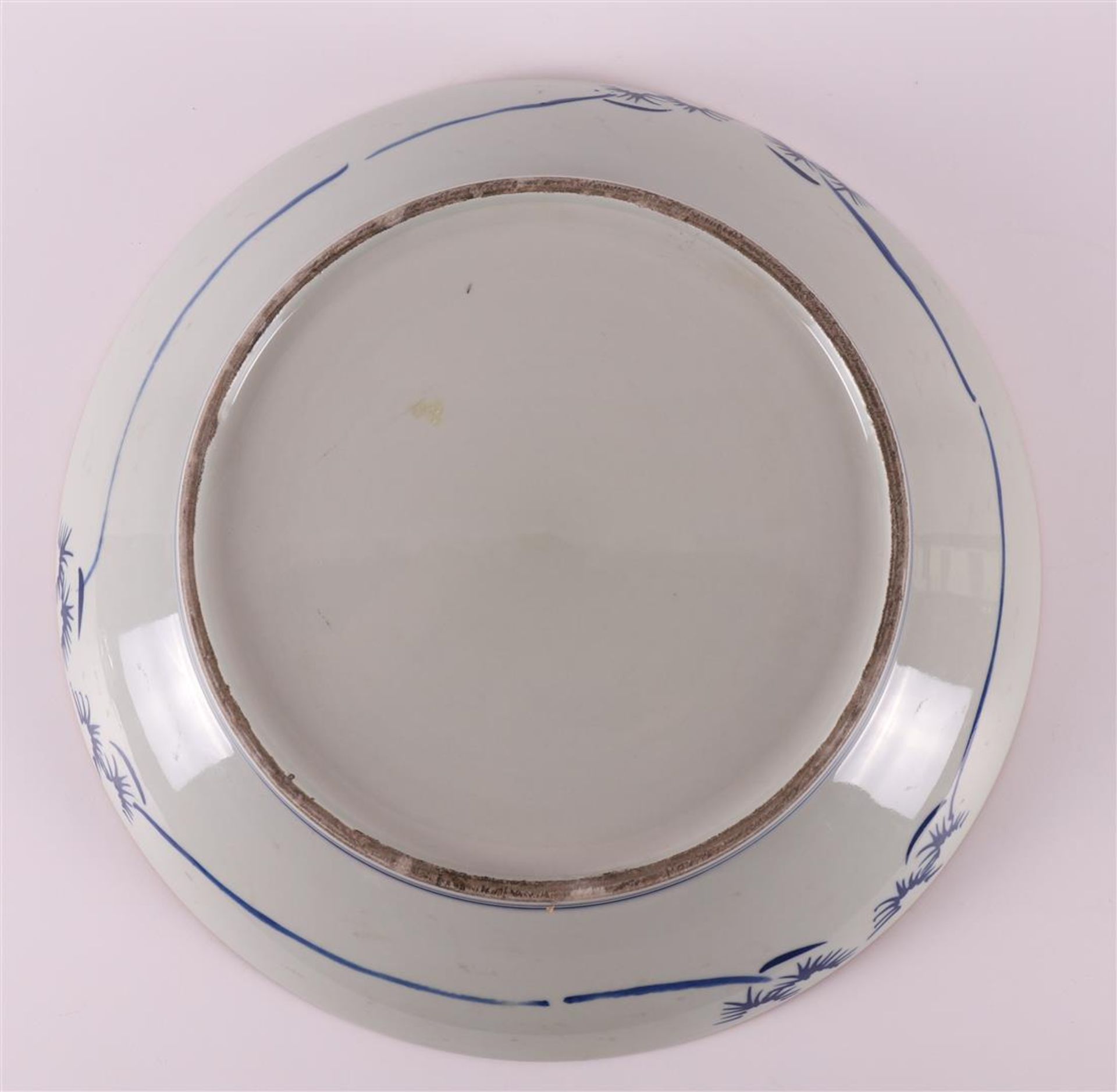 A blue and white porcelain dish, China, Kangxi, early 18th century. - Bild 6 aus 6