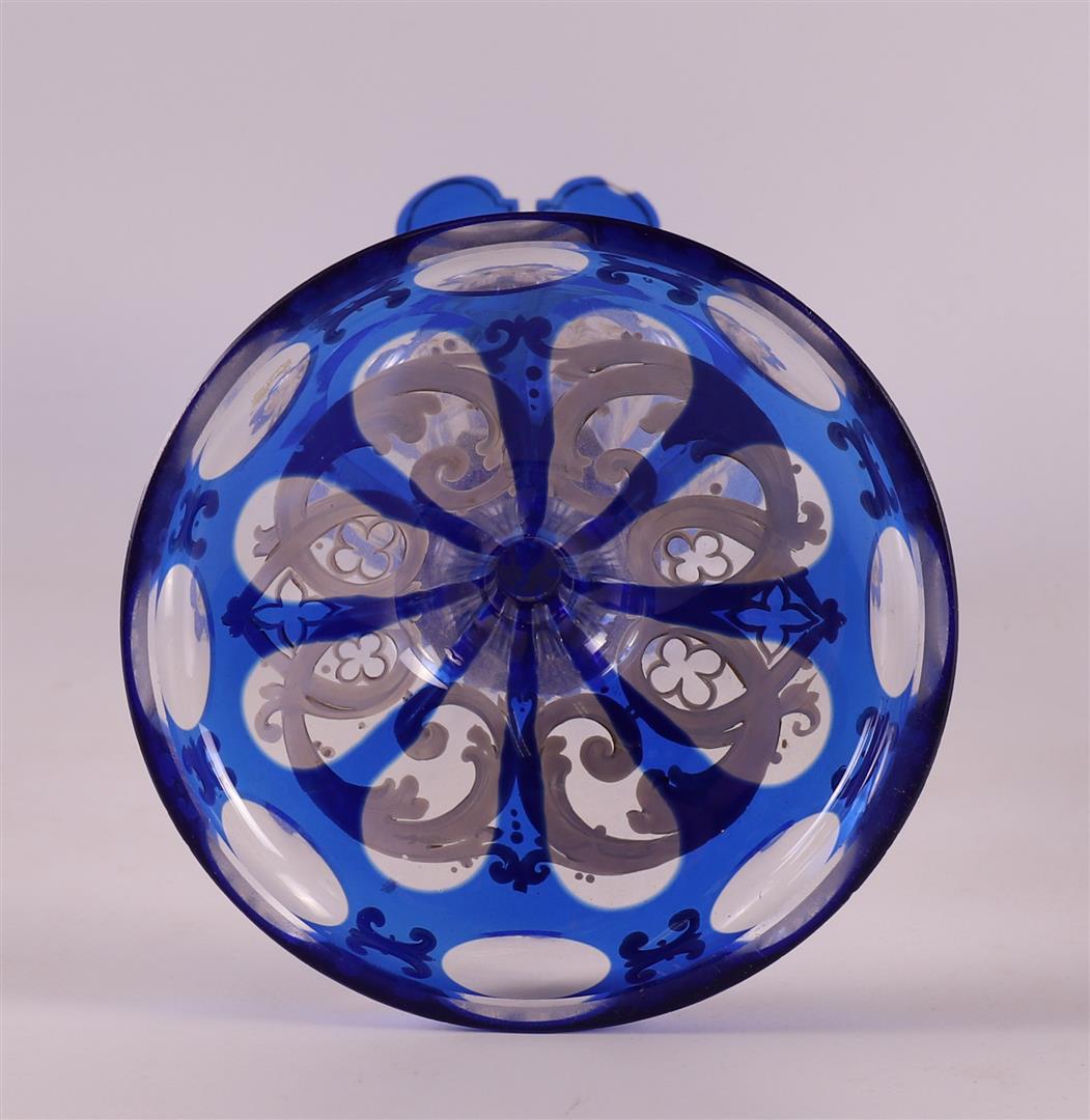 A faceted and olive cut clear glass vase, Bohemia, ca. 1850. - Image 5 of 6