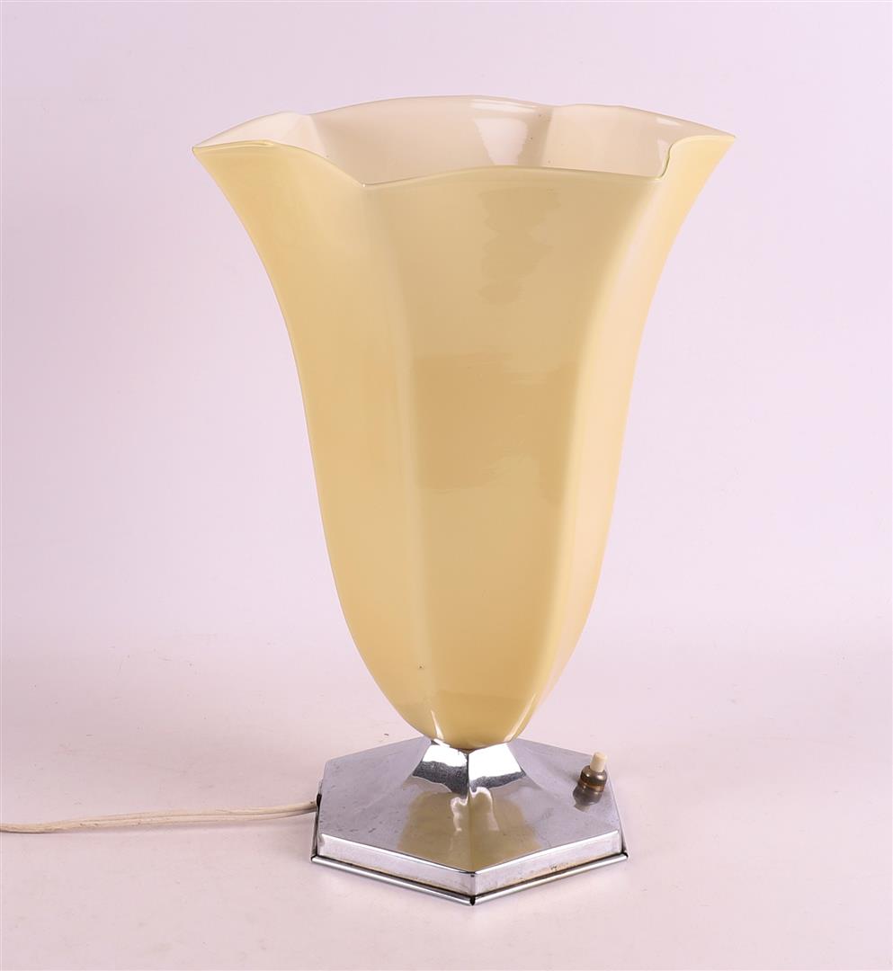 An Art Deco table lamp, England, ca. 1920.