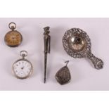 A lot of various silver, including a watch, tea strainer and rattle, including 1