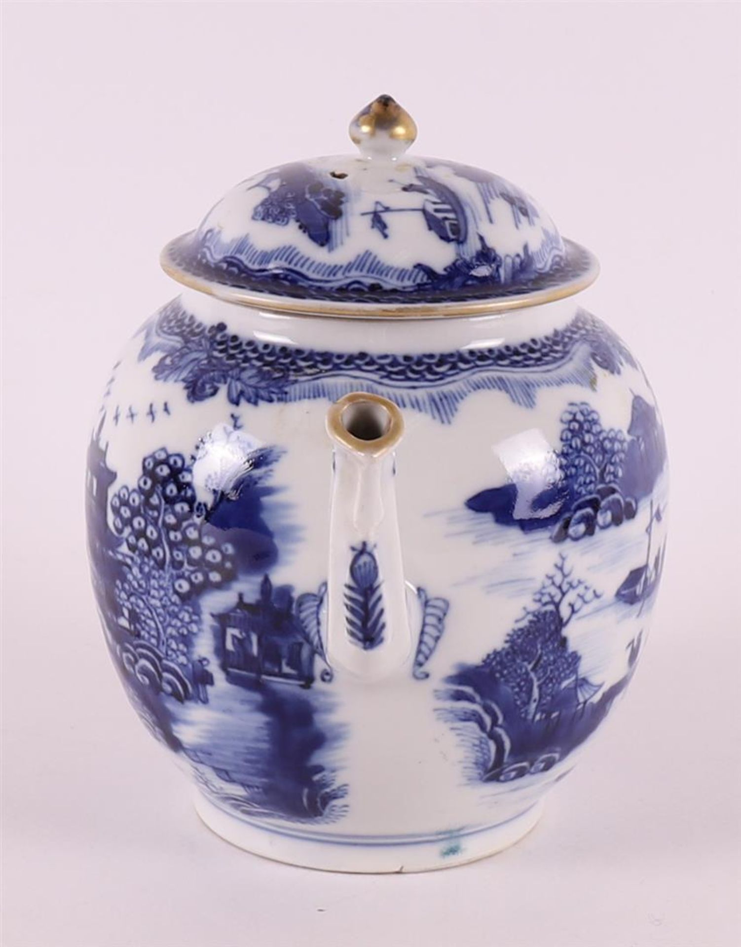 A blue/white porcelain Lowestoft teapot, England 18th century. - Image 4 of 8