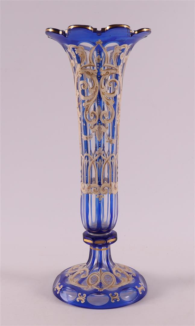 A faceted and olive cut clear glass vase, Bohemia, ca. 1850. - Image 6 of 6