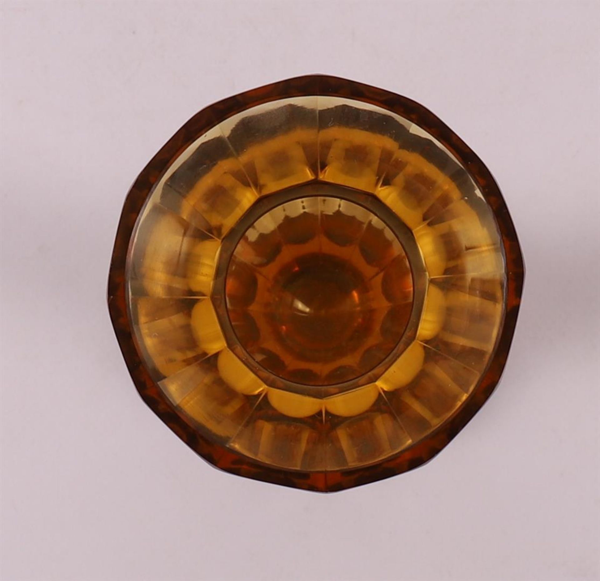 An amber clear glass faceted Art Deco vase, Austria, Moser, ca 1930 - Image 3 of 4