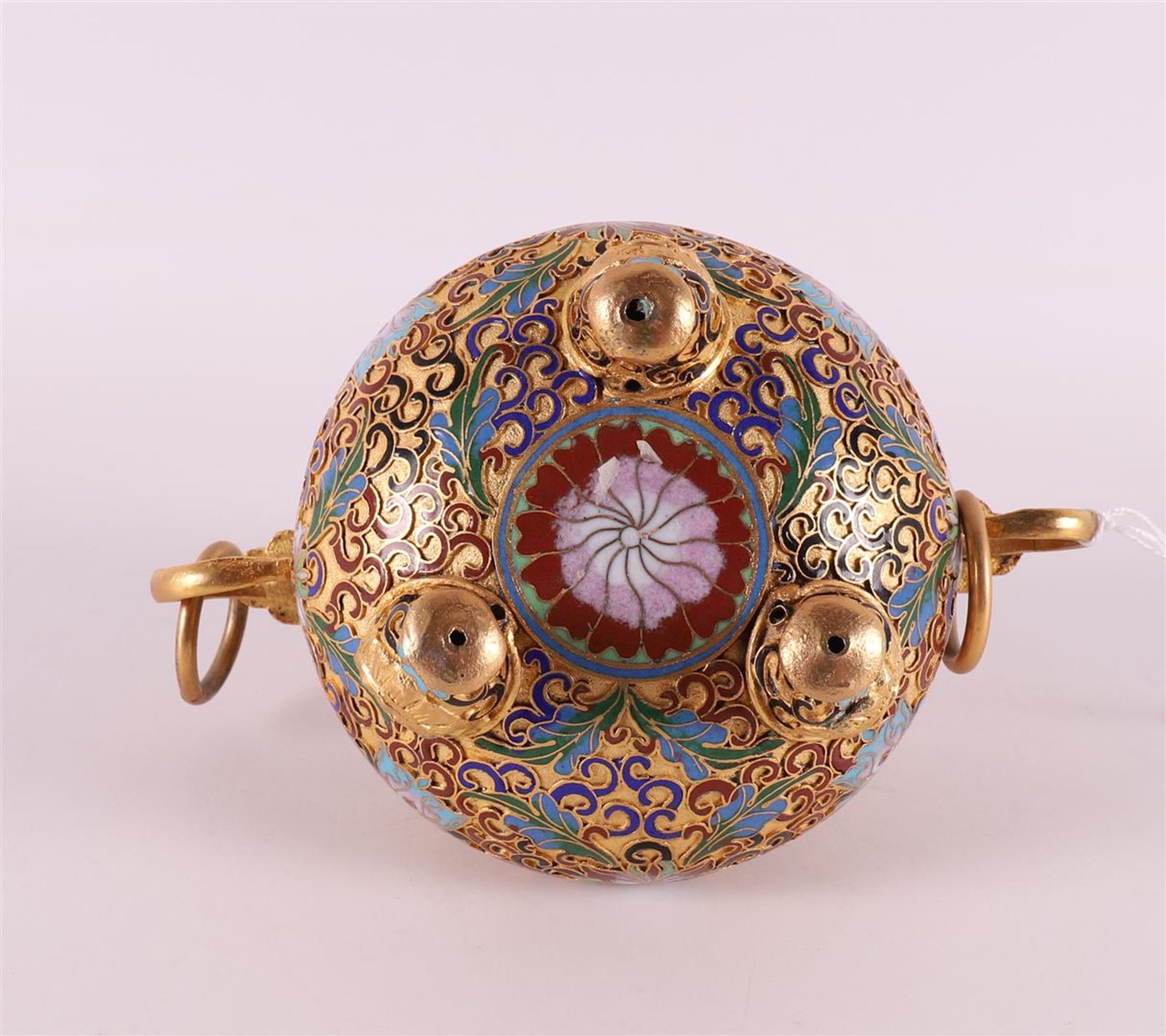 A partly pierced cloisonné koro with horizontal ringed ears, China - Image 6 of 6