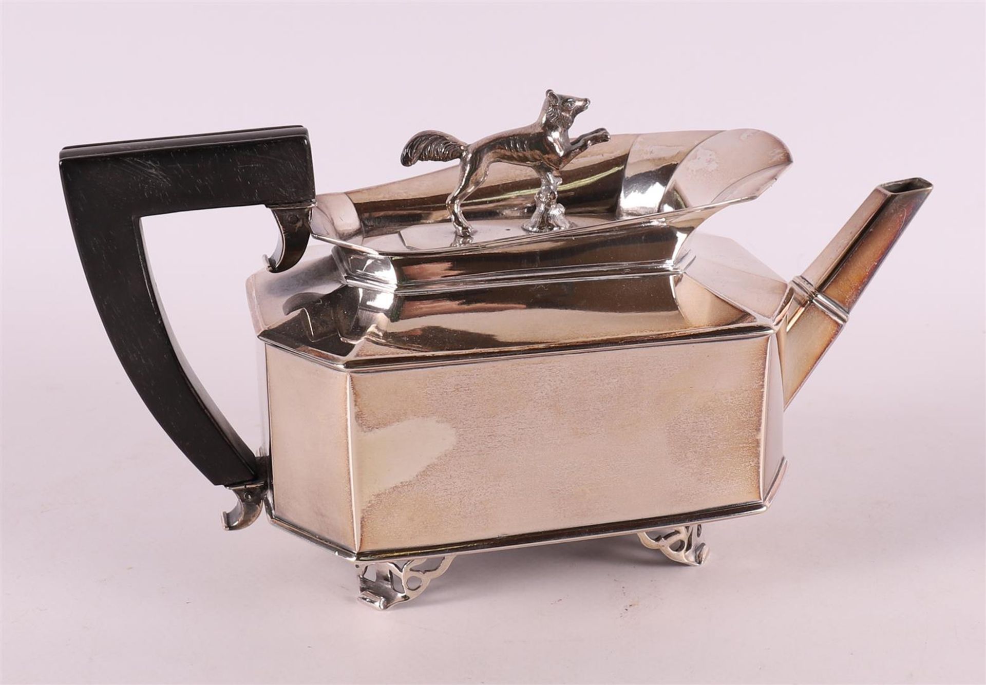 A silver teapot on matching chafing dish and milk jug, The Hague, 1849. - Bild 7 aus 9