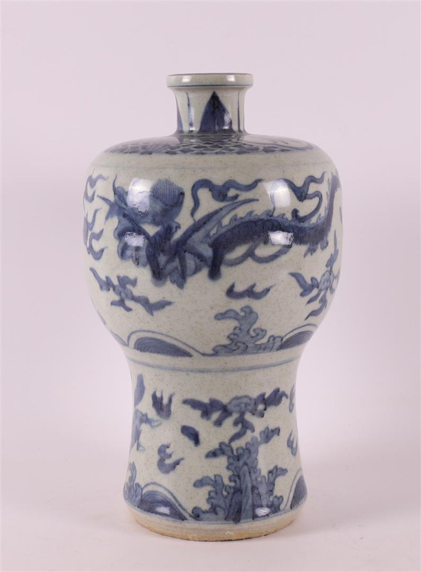 A blue/white porcelain Meiping vase, China, 2nd half 20th century. - Bild 2 aus 7
