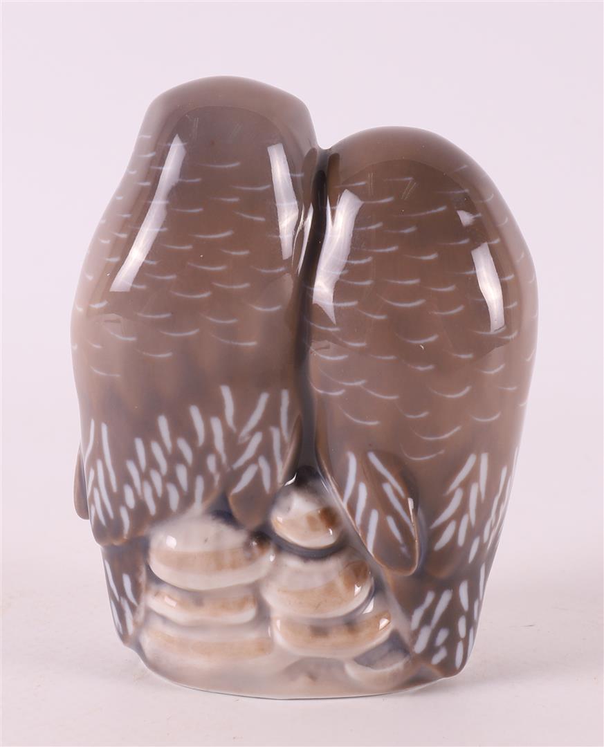 A polychrome porcelain pair of owls, Denmark, Royal Copenhagen, 20th century. - Image 2 of 5