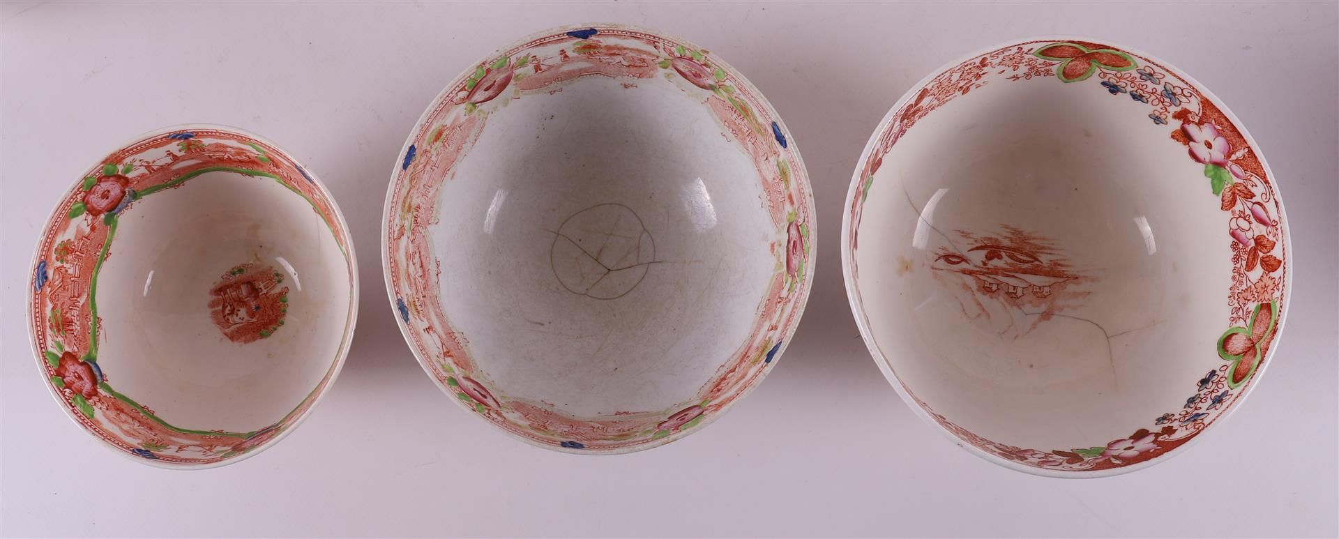 A lot of various earthenware cupboard bowls, including Chinoise transfer decor,  - Bild 3 aus 5