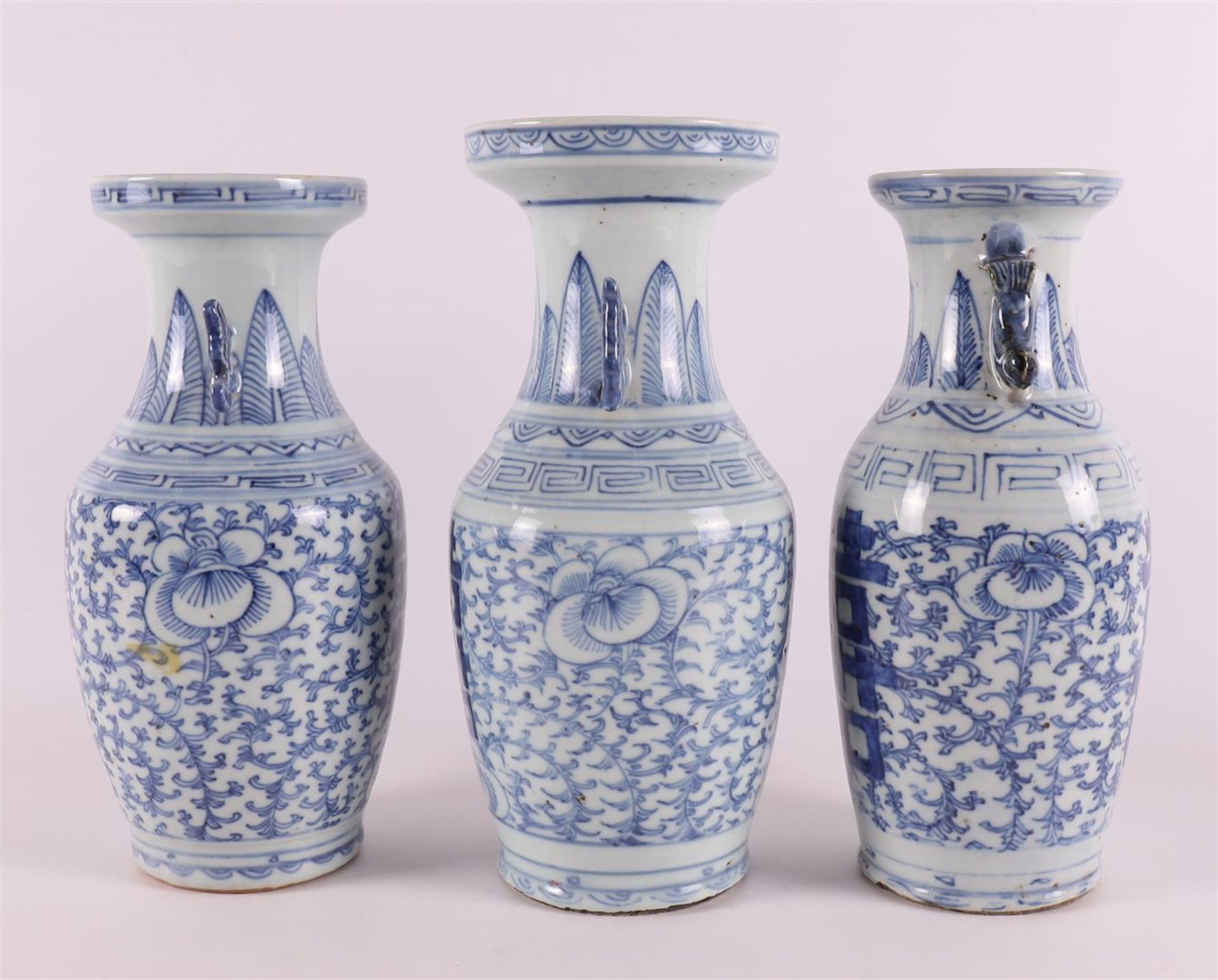 Three blue and white porcelain baluster vases with ears, China, around 1900. - Bild 3 aus 6