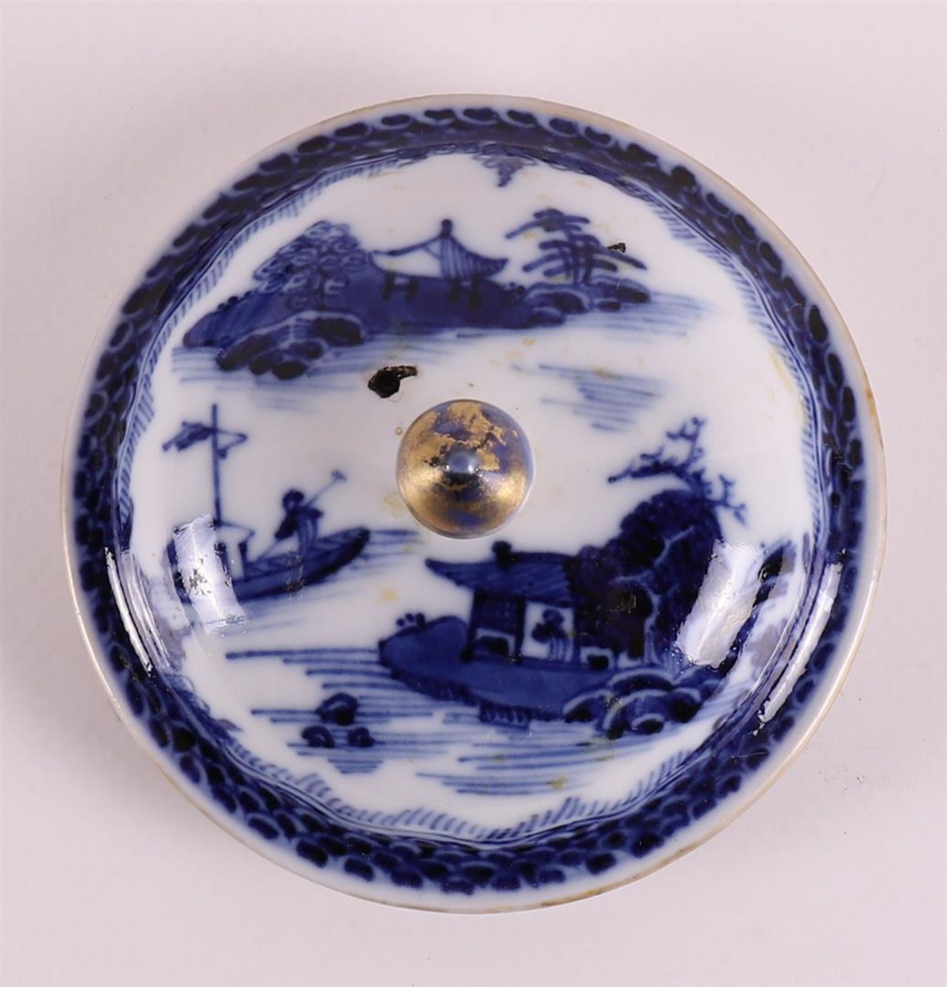 A blue/white porcelain Lowestoft teapot, England 18th century. - Image 7 of 8