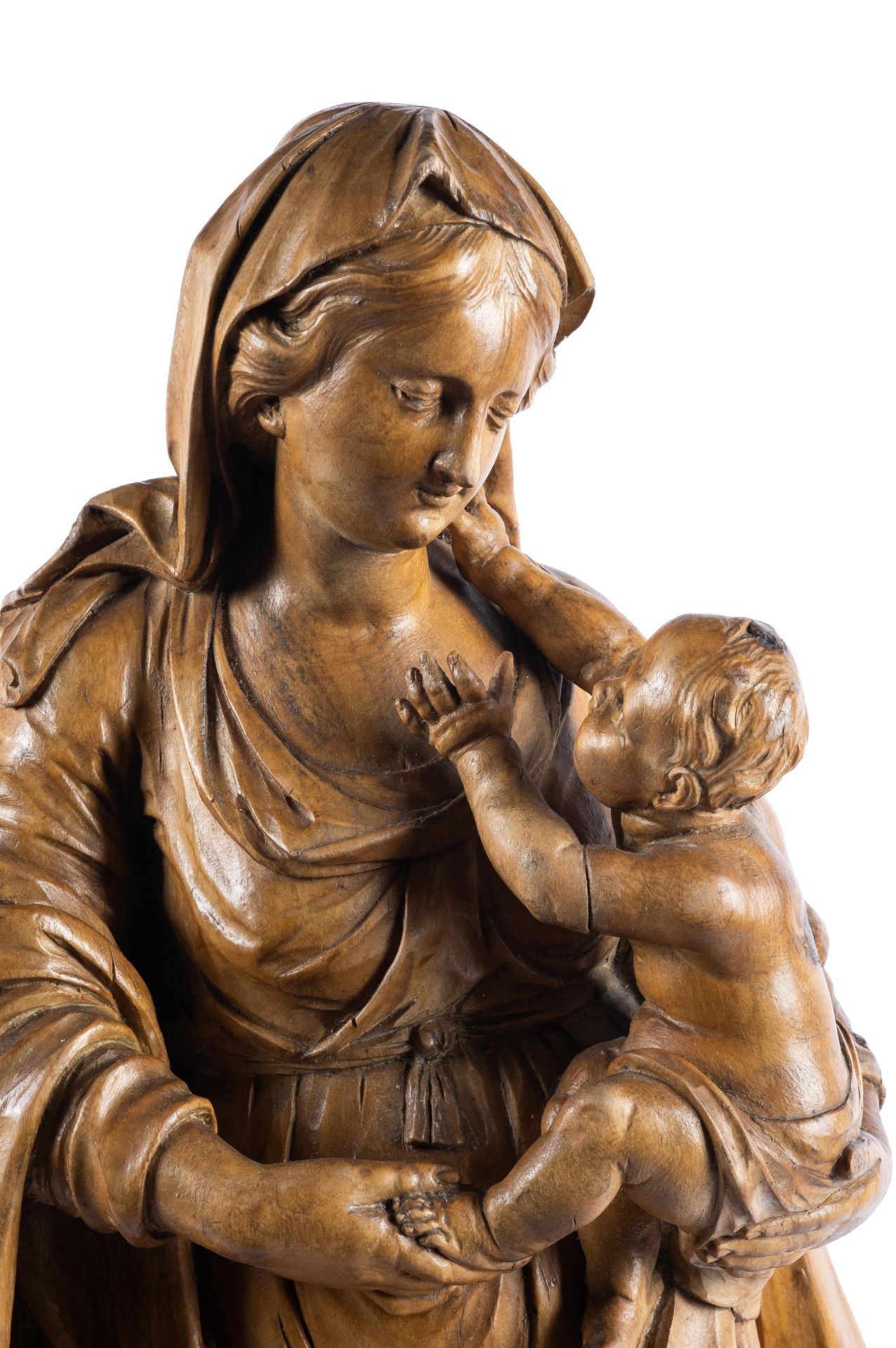 A Flemish carved limewood figure of the Virgin and Child atop the Globe - Bild 2 aus 8