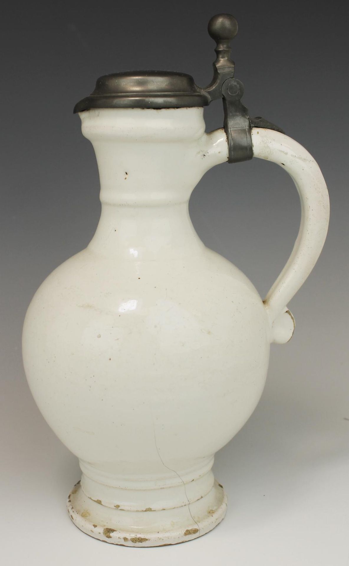 A Delft white pottery pitcher with pewter lid - Image 3 of 10