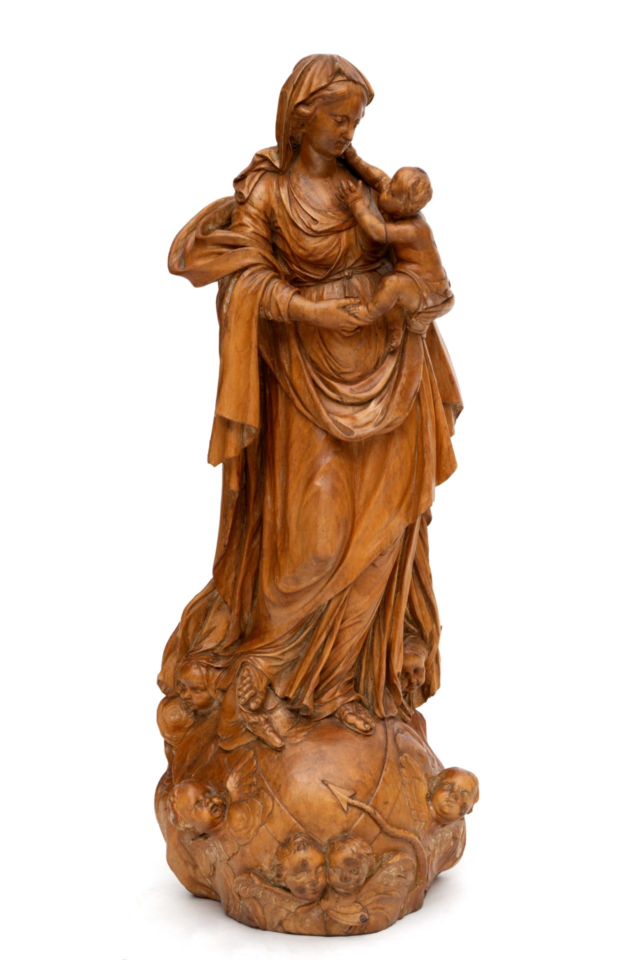 A Flemish carved limewood figure of the Virgin and Child atop the Globe - Bild 3 aus 8