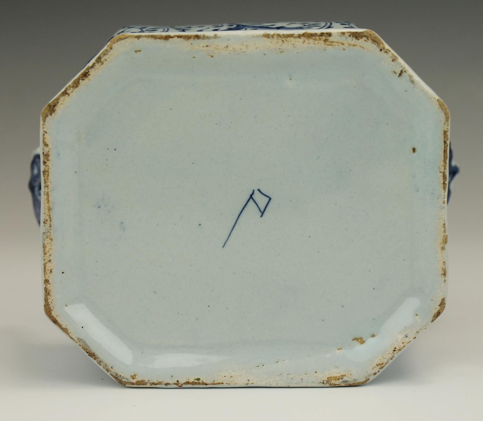 A Delft pottery butter dish - Image 6 of 7