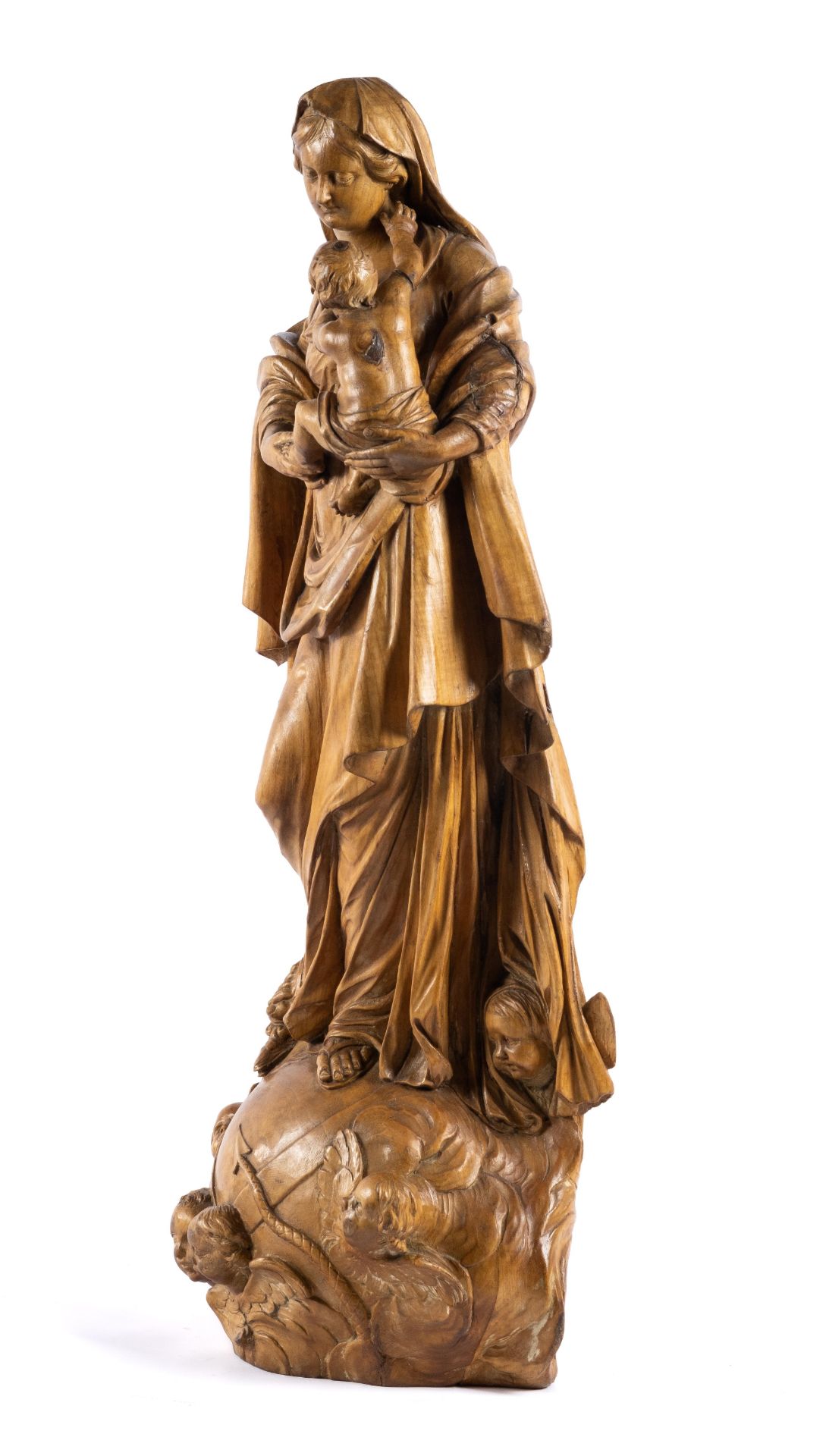A Flemish carved limewood figure of the Virgin and Child atop the Globe - Bild 8 aus 8