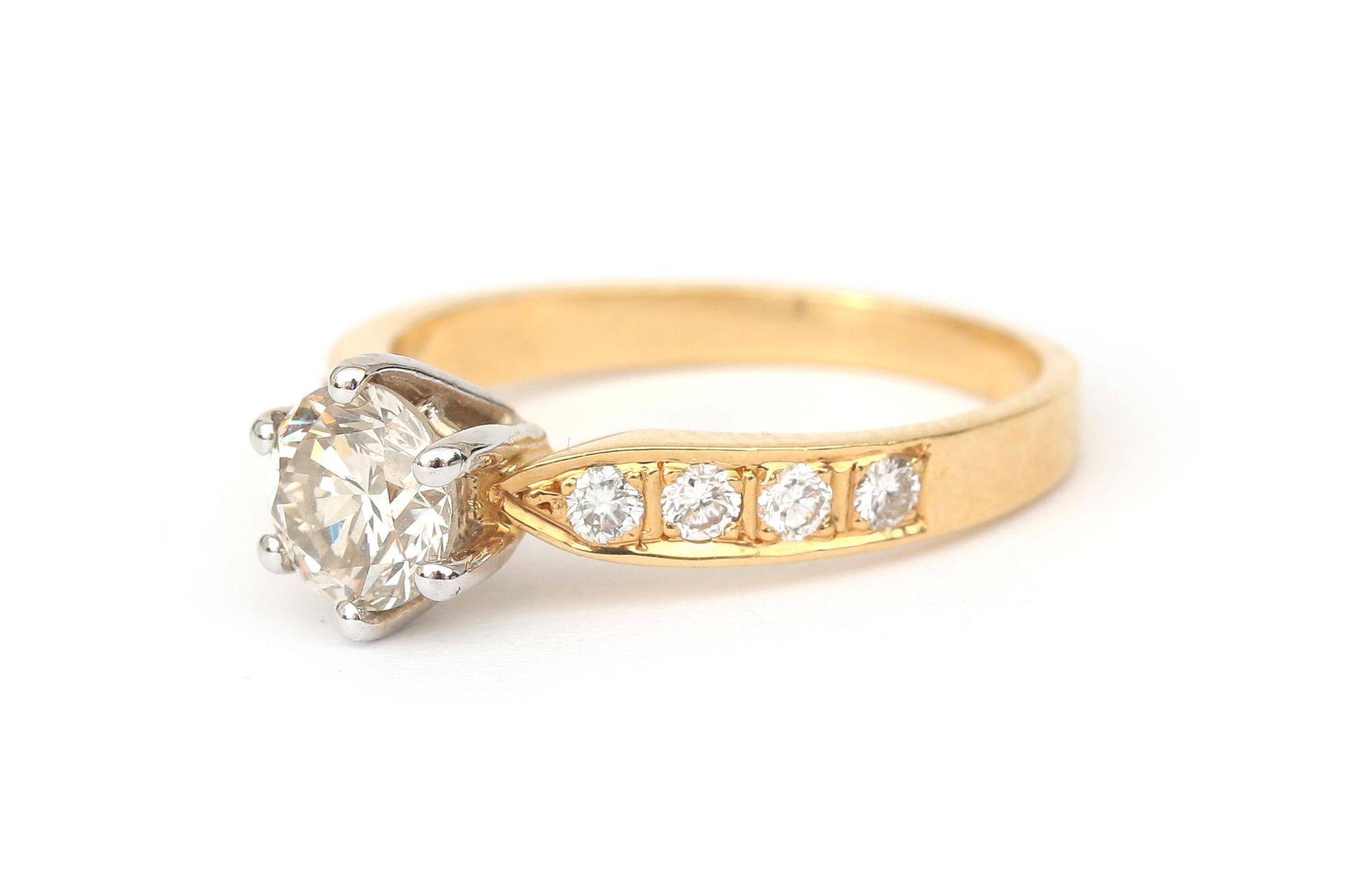 An 18 carat yellow gold diamond solitaire ring  - Bild 5 aus 6