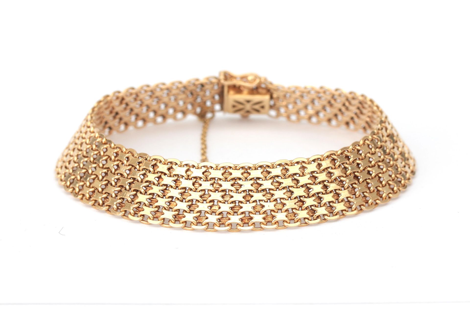 A 14 karat gold Bismarck link bracelet