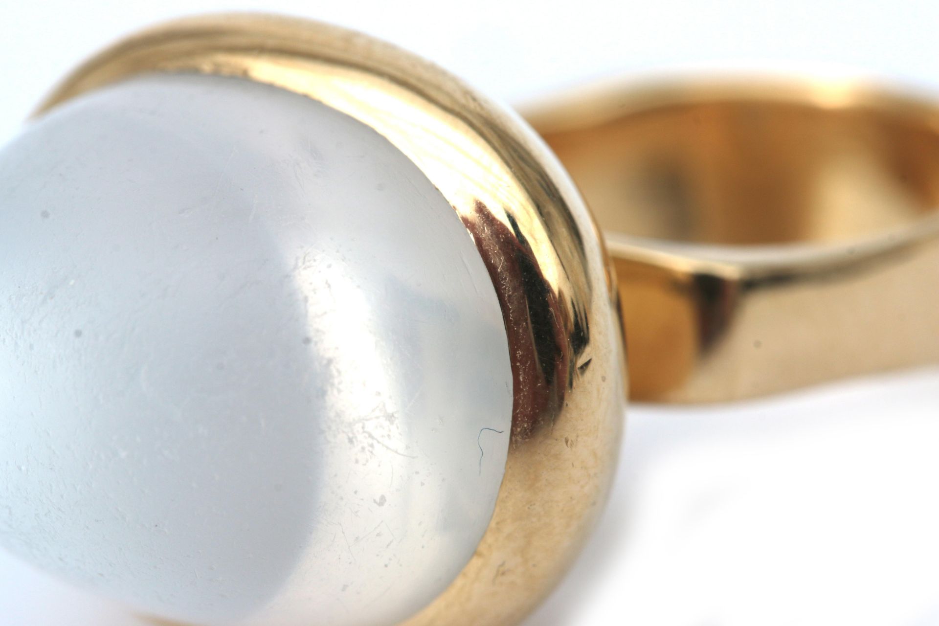 An 18 karat gold moonstone ring  - Bild 4 aus 4