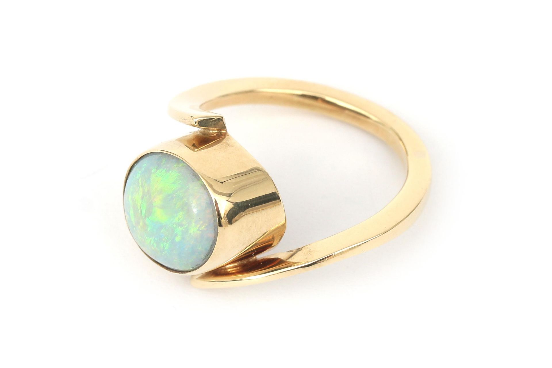 A 14 karat gold cross over opal ring  - Bild 2 aus 4