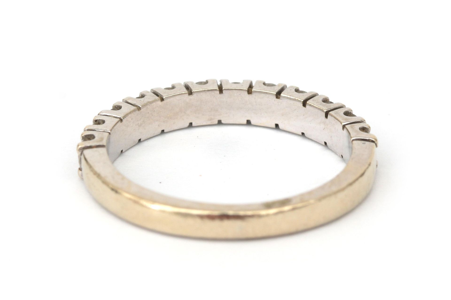 A 14 krt white gold half eternity band - Bild 3 aus 4