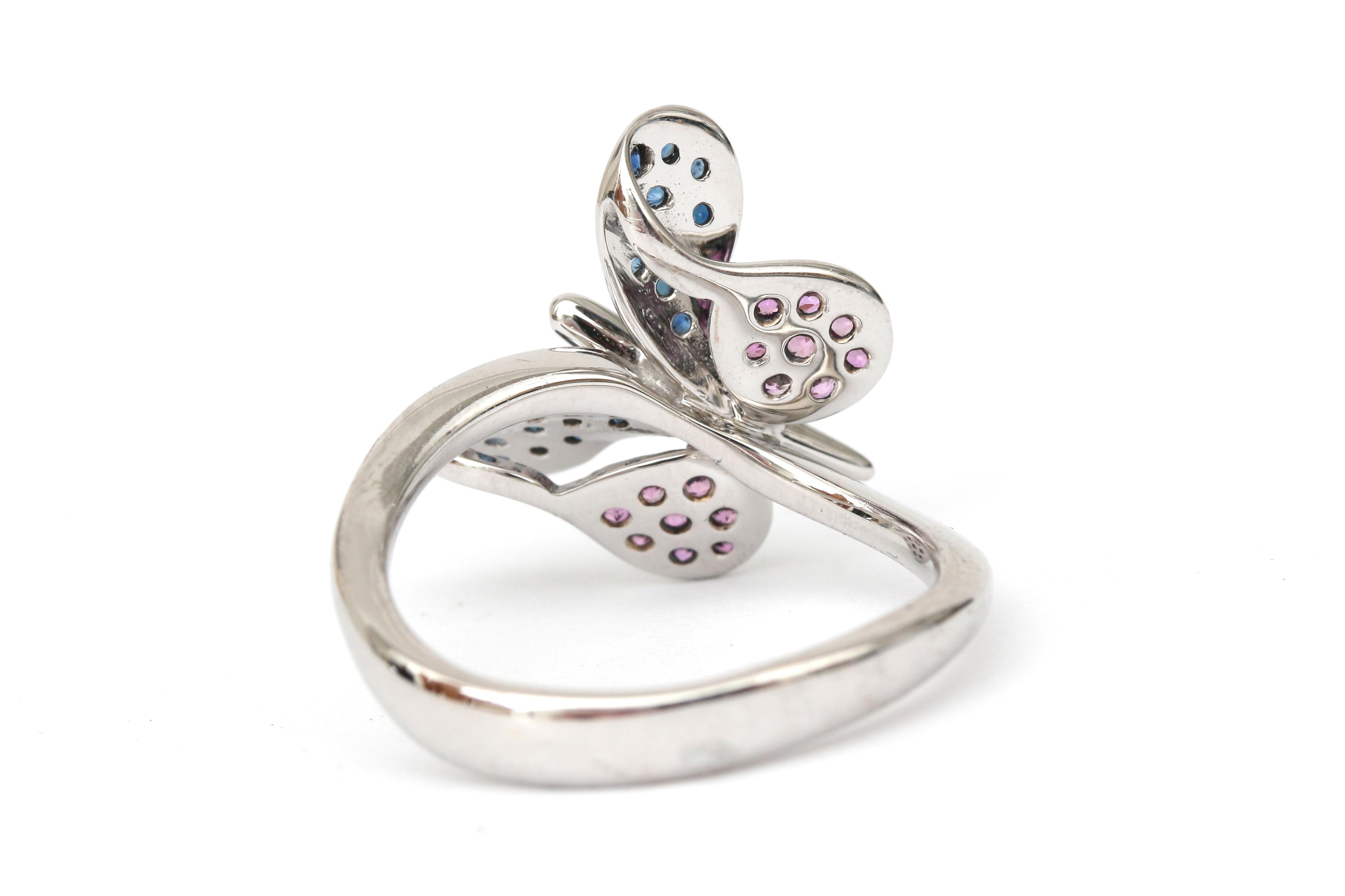 An 18 karat white gold butterfly ring with ruby and sapphire - Image 3 of 4